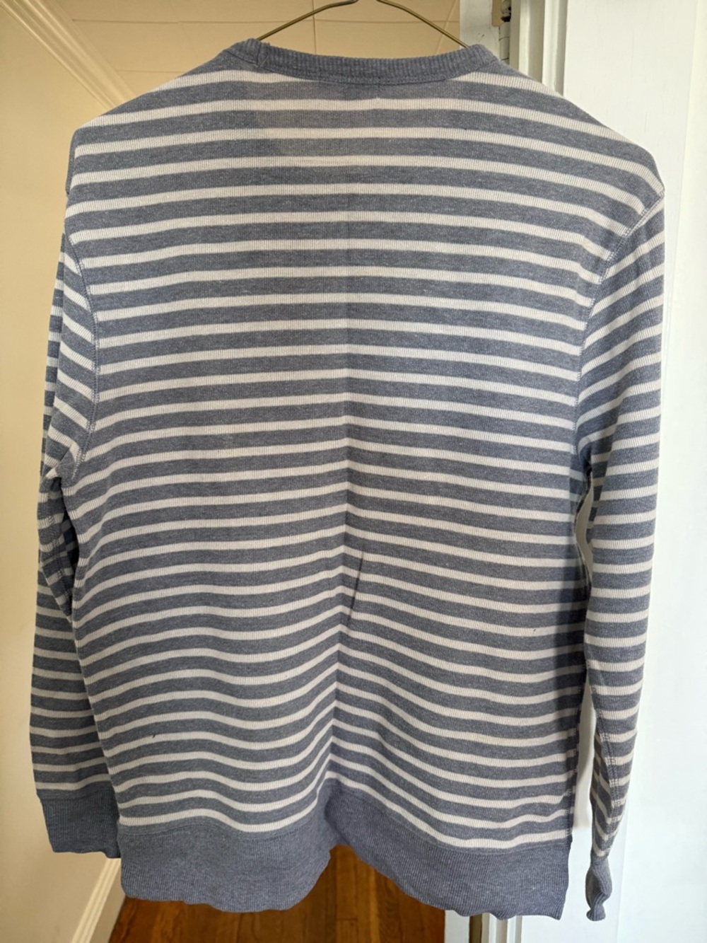 GAP Men's Gray & White Striped Crewneck Sweater - Picture 2 of 2